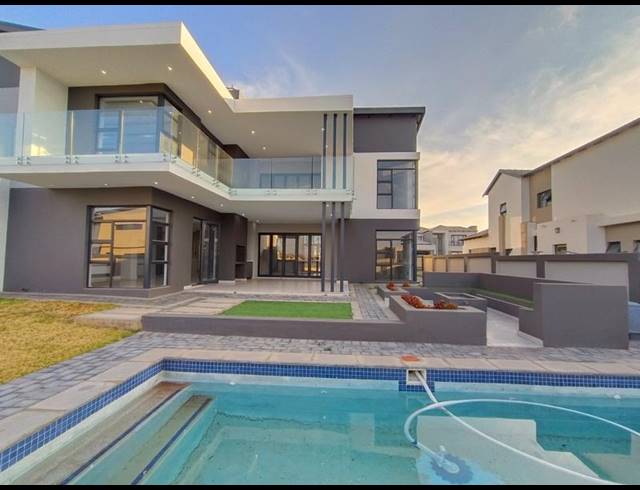 5 BEDROOM HOUSE FOR SALE IN SIX FOUNTAINS RESIDENTIAL ESTATE